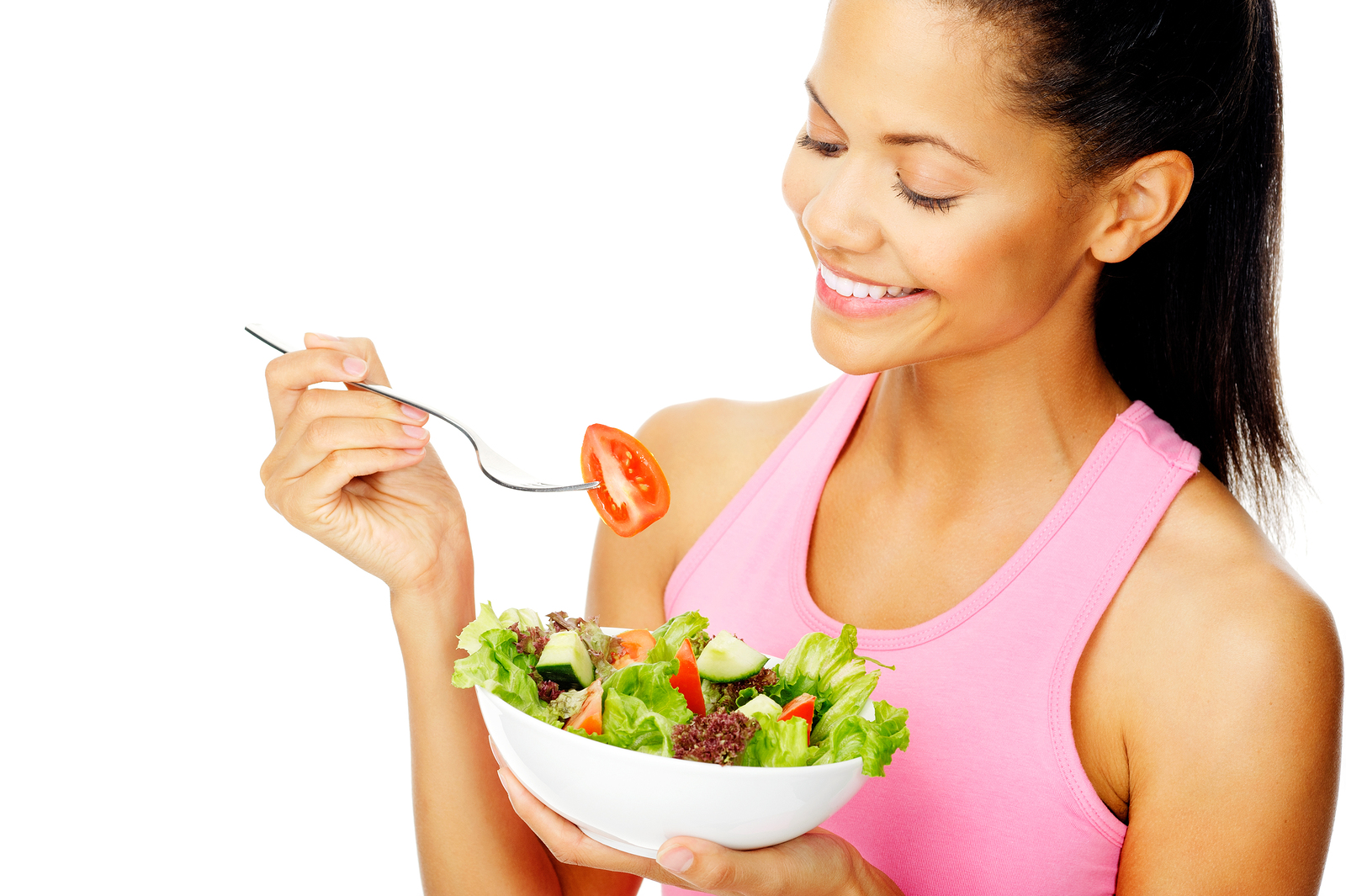 Диета пою. Девушка ест овощи. Девушка ест салат. Женщина с салатом. Человек ест салат.