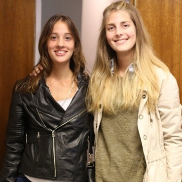 Evangelina Bonicatto y Florencia Fernández estudiantes farmacia