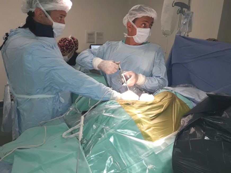 Cirug%C3%ADa-Endosc%C3%B3pica-de-Hernia-de-Disco-Lumbar-1